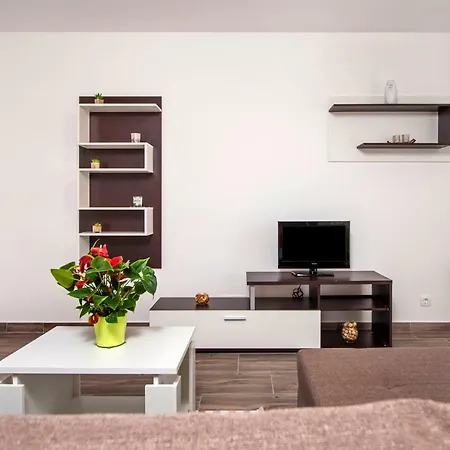 Lägenhet Apartman Ulika